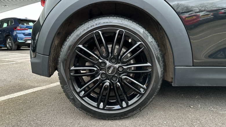 MINI Hatchback 1.5 Cooper Exclusive 3dr Auto Petrol Hatchback